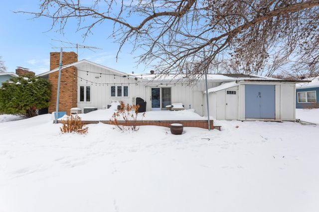 2710 18th Street S, Moorhead, MN 56560