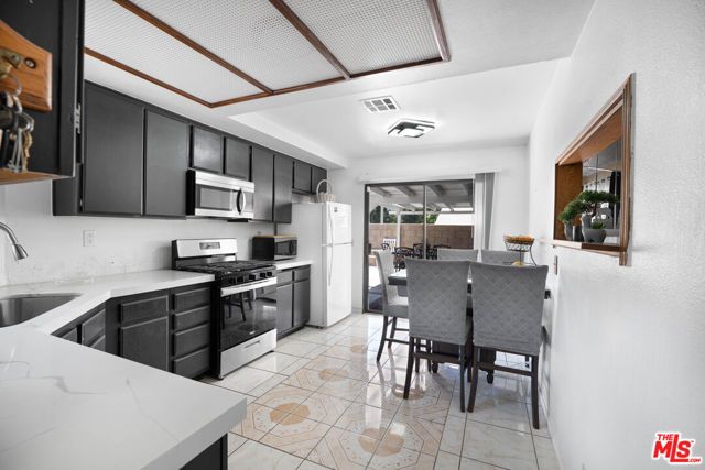 37603 Melton Avenue, Palmdale, CA 93550