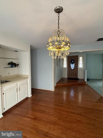 6608 HORSESHOE RD, Clinton, MD 20735