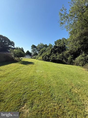 6608 HORSESHOE RD, Clinton, MD 20735