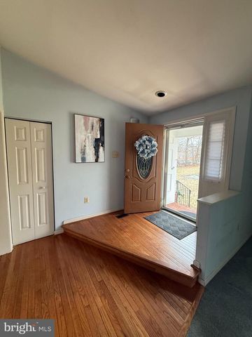 6608 HORSESHOE RD, Clinton, MD 20735