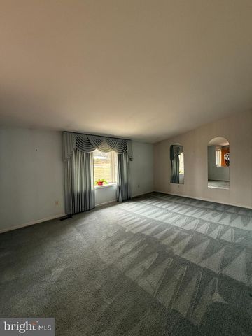 6608 HORSESHOE RD, Clinton, MD 20735