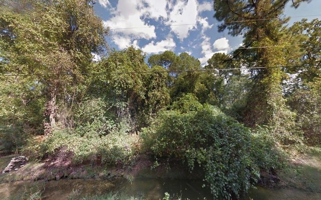 E JASMINE ROAD, Deland, FL 32724