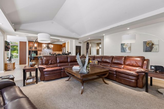 2841 Ella Lane, Minnetonka, MN 55305