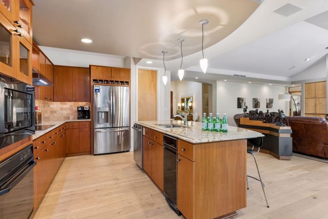 2841 Ella Lane, Minnetonka, MN 55305