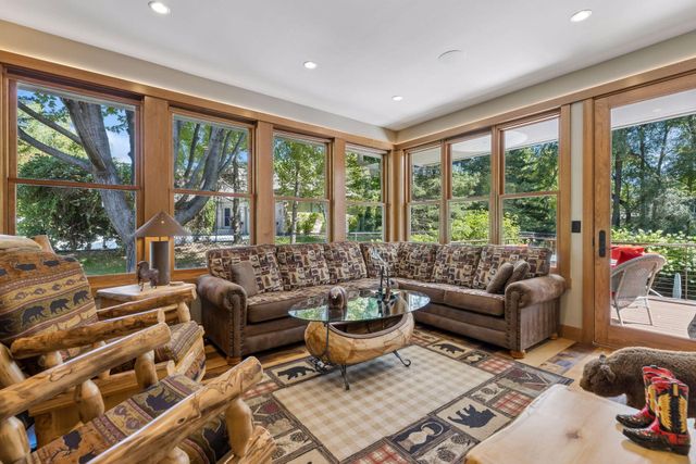 2841 Ella Lane, Minnetonka, MN 55305