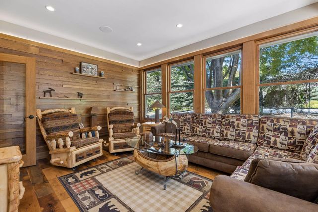 2841 Ella Lane, Minnetonka, MN 55305