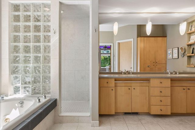 2841 Ella Lane, Minnetonka, MN 55305