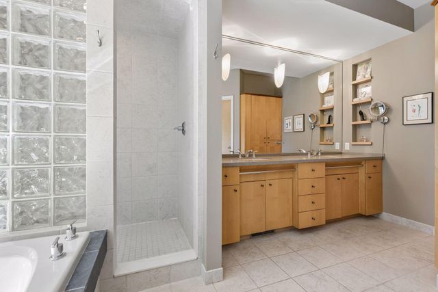 2841 Ella Lane, Minnetonka, MN 55305