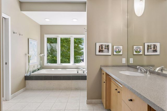 2841 Ella Lane, Minnetonka, MN 55305