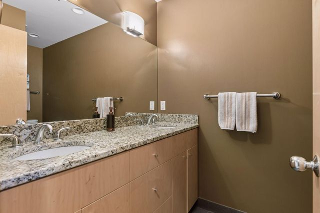 2841 Ella Lane, Minnetonka, MN 55305