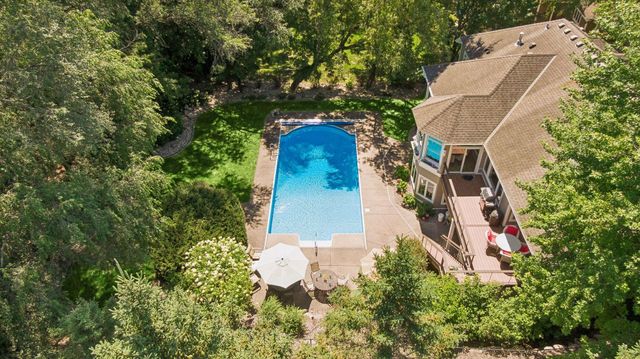 2841 Ella Lane, Minnetonka, MN 55305
