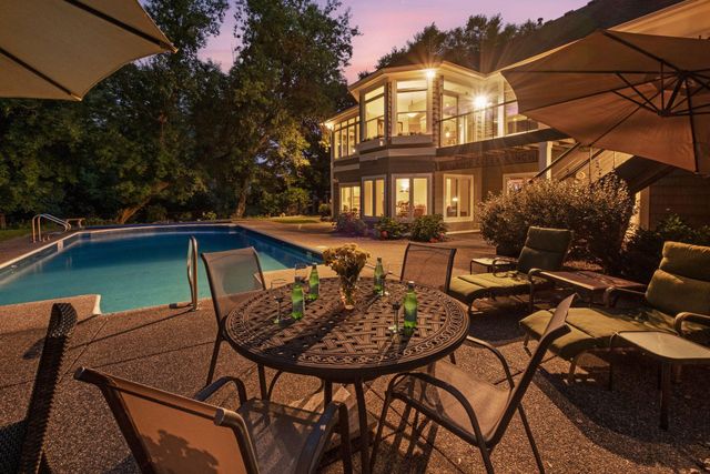 2841 Ella Lane, Minnetonka, MN 55305