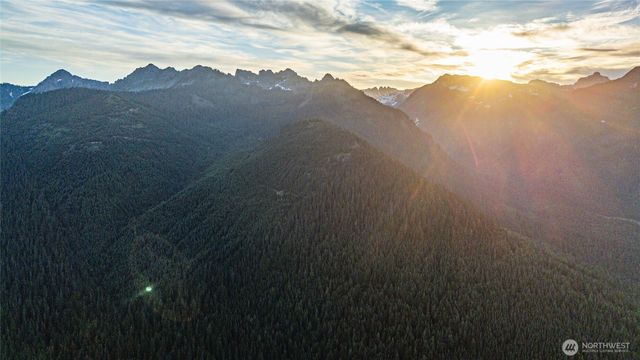 81 Snow Cabin Place, Snoqualmie Pass, WA 98068