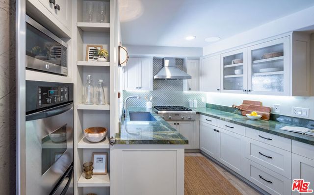 2811 Arizona Avenue 4, Santa Monica, CA 90404
