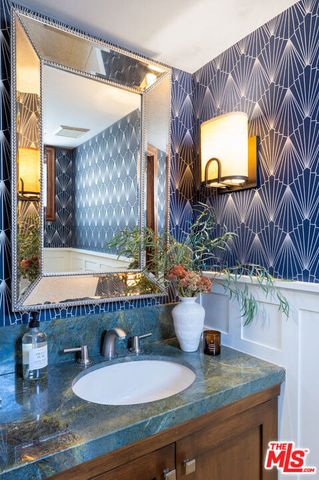 2811 Arizona Avenue 4, Santa Monica, CA 90404