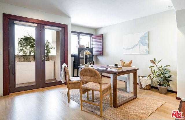 2811 Arizona Avenue 4, Santa Monica, CA 90404
