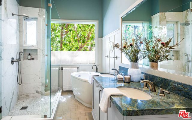2811 Arizona Avenue 4, Santa Monica, CA 90404