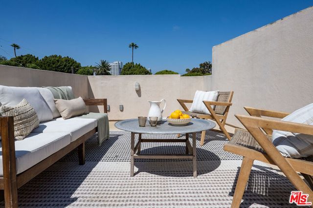 2811 Arizona Avenue 4, Santa Monica, CA 90404