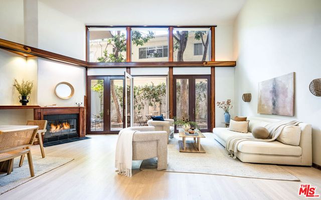 2811 Arizona Avenue 4, Santa Monica, CA 90404