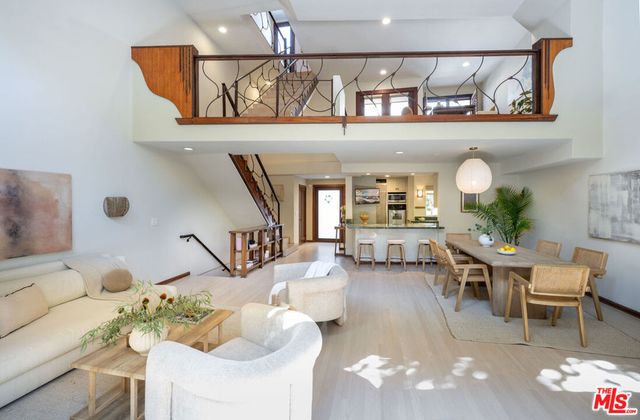 2811 Arizona Avenue 4, Santa Monica, CA 90404