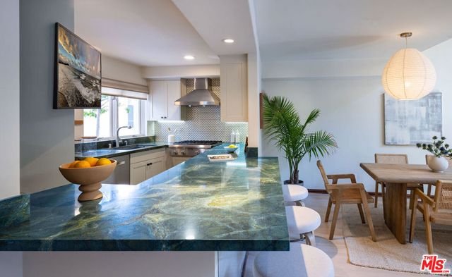 2811 Arizona Avenue 4, Santa Monica, CA 90404