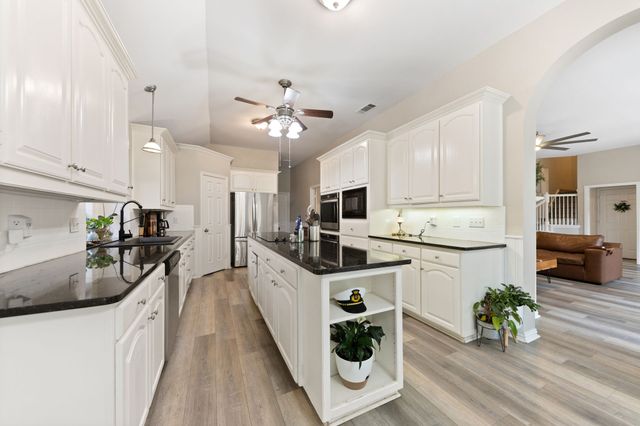 3408 Blue Forest Drive, Arlington, TX 76001