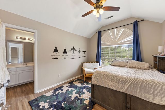 3408 Blue Forest Drive, Arlington, TX 76001