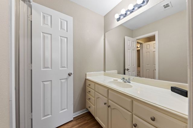 3408 Blue Forest Drive, Arlington, TX 76001