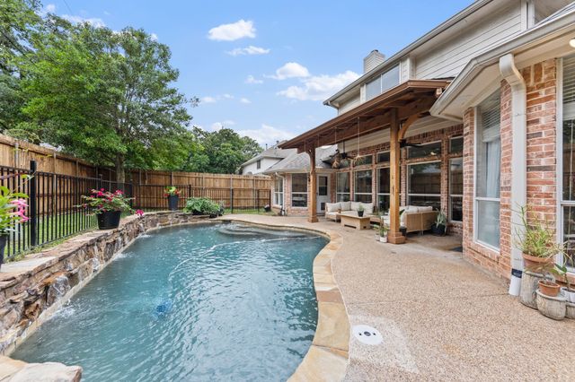 3408 Blue Forest Drive, Arlington, TX 76001