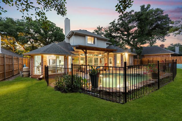 3408 Blue Forest Drive, Arlington, TX 76001