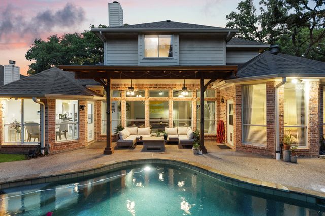 3408 Blue Forest Drive, Arlington, TX 76001