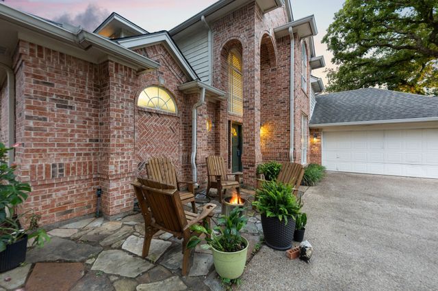 3408 Blue Forest Drive, Arlington, TX 76001