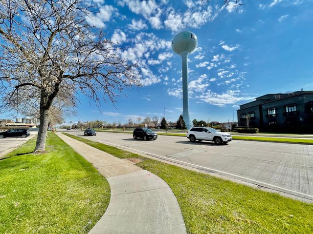 6332 Brookview Avenue, Edina, MN 55424