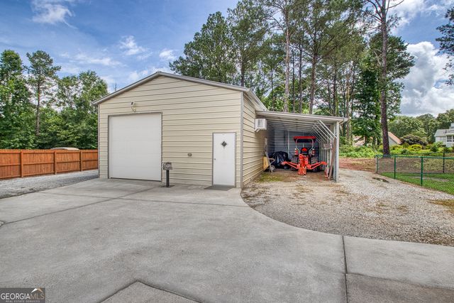 29 Pecan Lake Court, Sharpsburg, GA 30277