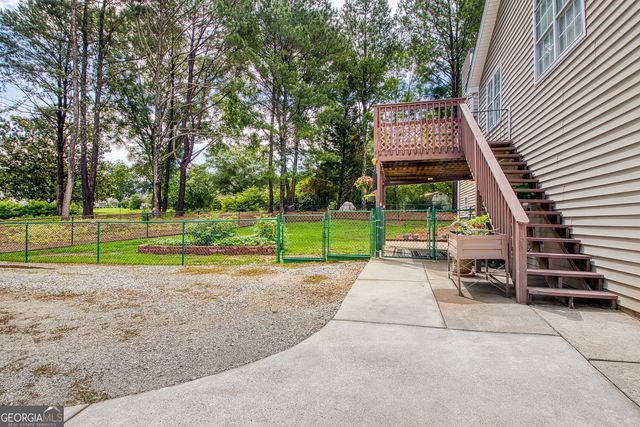 29 Pecan Lake Court, Sharpsburg, GA 30277