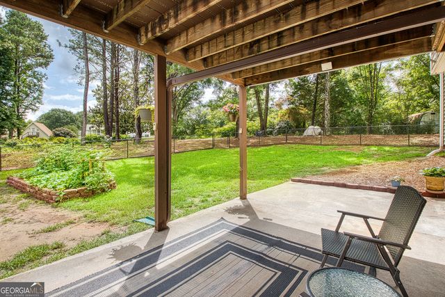 29 Pecan Lake Court, Sharpsburg, GA 30277