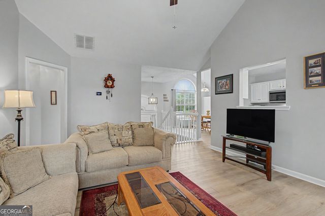 29 Pecan Lake Court, Sharpsburg, GA 30277