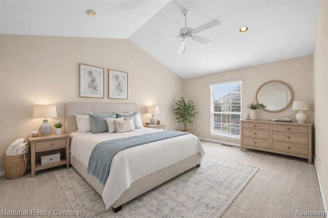 7201 Farmingdale Lane, Walled Lake, MI 48390