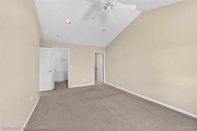 7201 Farmingdale Lane, Walled Lake, MI 48390