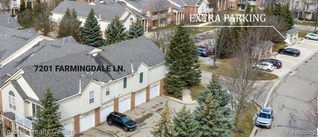 7201 Farmingdale Lane, Walled Lake, MI 48390
