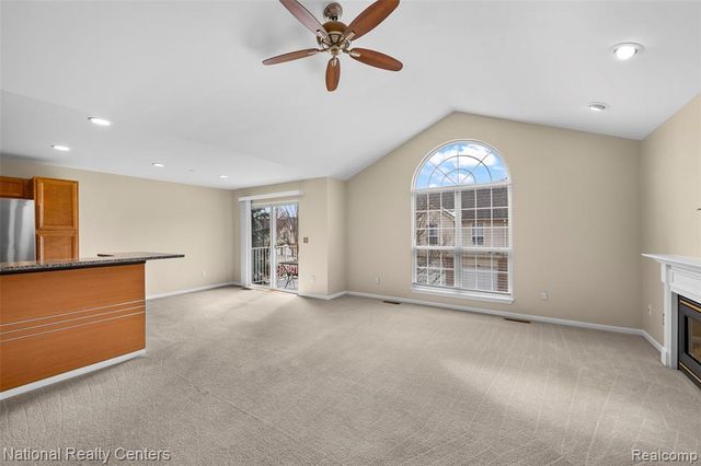 7201 Farmingdale Lane, Walled Lake, MI 48390