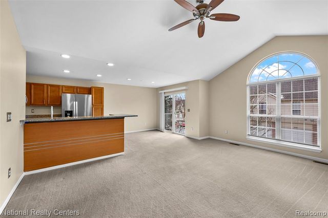 7201 Farmingdale Lane, Walled Lake, MI 48390