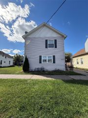 2218 PLUM Street, Erie, PA 16502