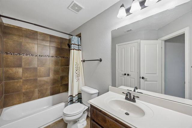 1310 Billingsley Drive, Waxahachie, TX 75167