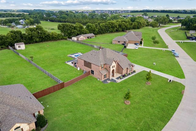 1310 Billingsley Drive, Waxahachie, TX 75167