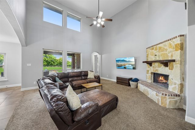 1310 Billingsley Drive, Waxahachie, TX 75167