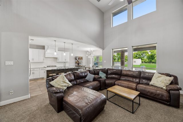 1310 Billingsley Drive, Waxahachie, TX 75167