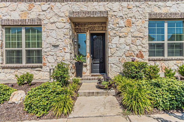 2841 Troutt Drive, Carrollton, TX 75010