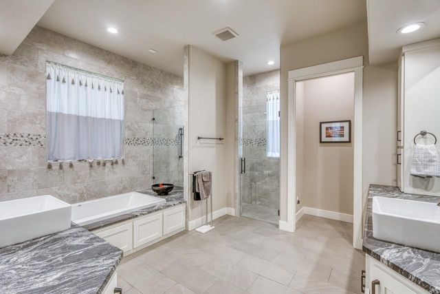124 Apache Tears DR, Horseshoe Bay, TX 78657
